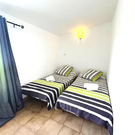 Holiday home Location Avec Son Terrain De Petanque Hyeres
