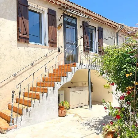 Location Avec Son Terrain De Petanque
