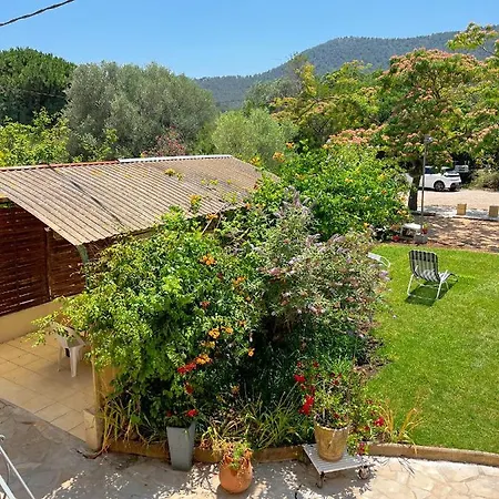 Location Avec Son Terrain De Petanque Holiday home *