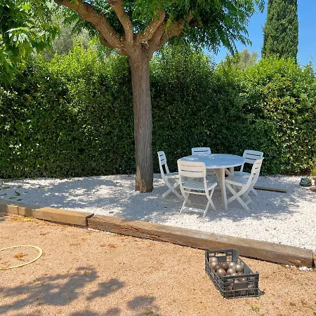 Location Avec Son Terrain De Petanque Holiday home *