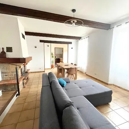 Hébergement de vacances Location Avec Son Terrain De Petanque *